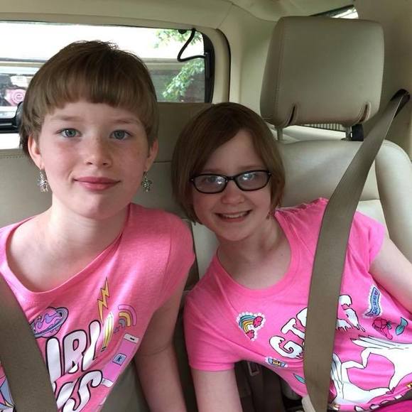 Meet your Posher, Apryl - Picture 1 of 1